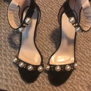 Velvet and pearls shoes